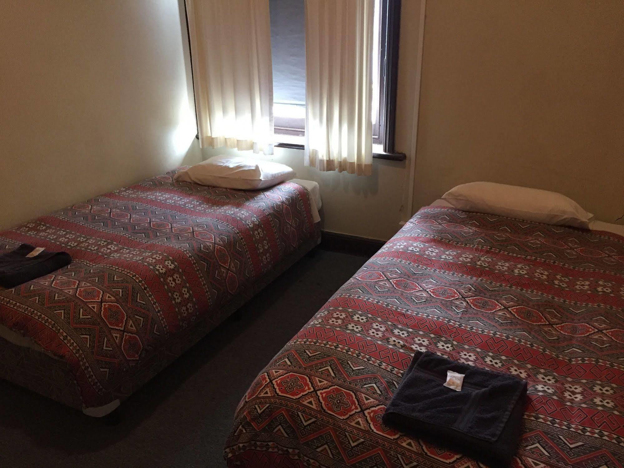 Kingston Se Crown Inn Hotel מראה חיצוני תמונה