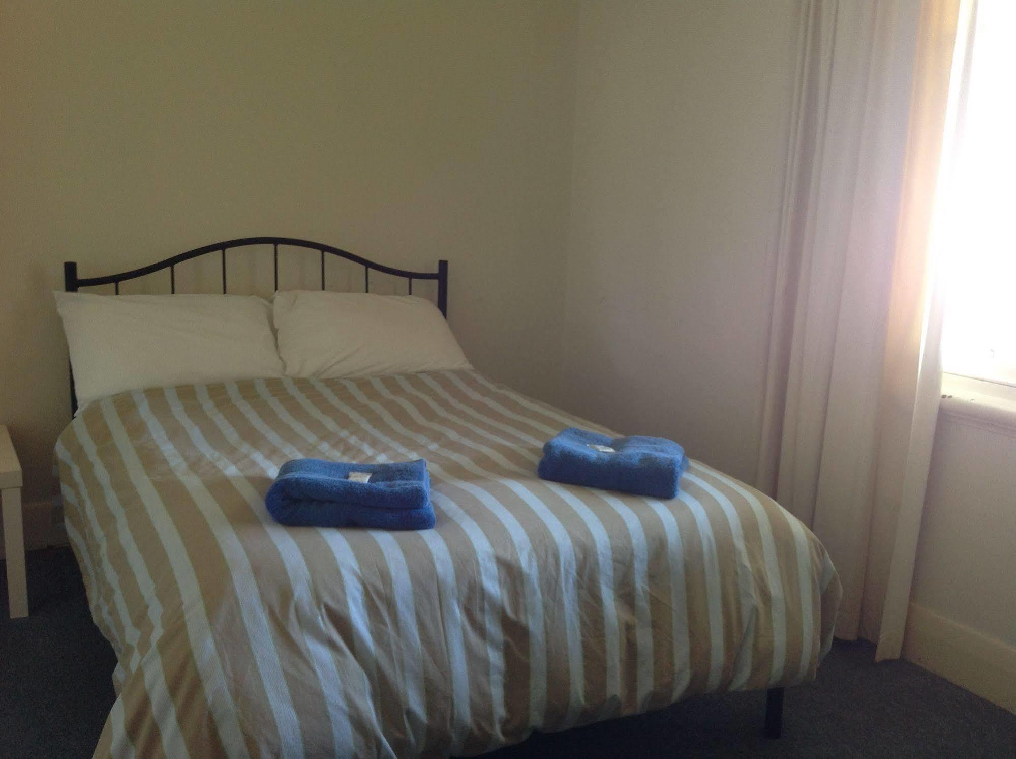 Kingston Se Crown Inn Hotel מראה חיצוני תמונה
